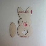 Lapin coeur sur socle