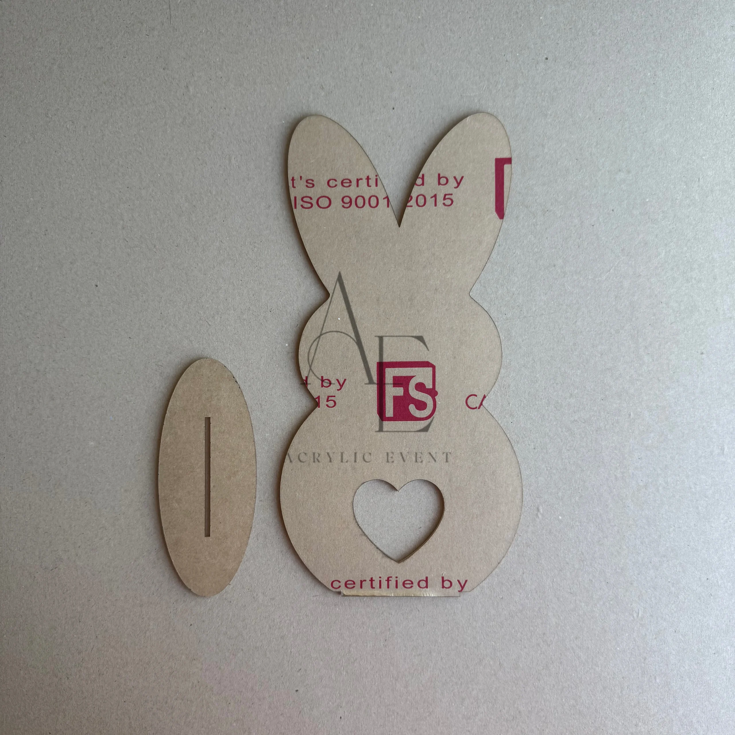 photo-output_0 8 Lapin coeur sur socle – Image 1