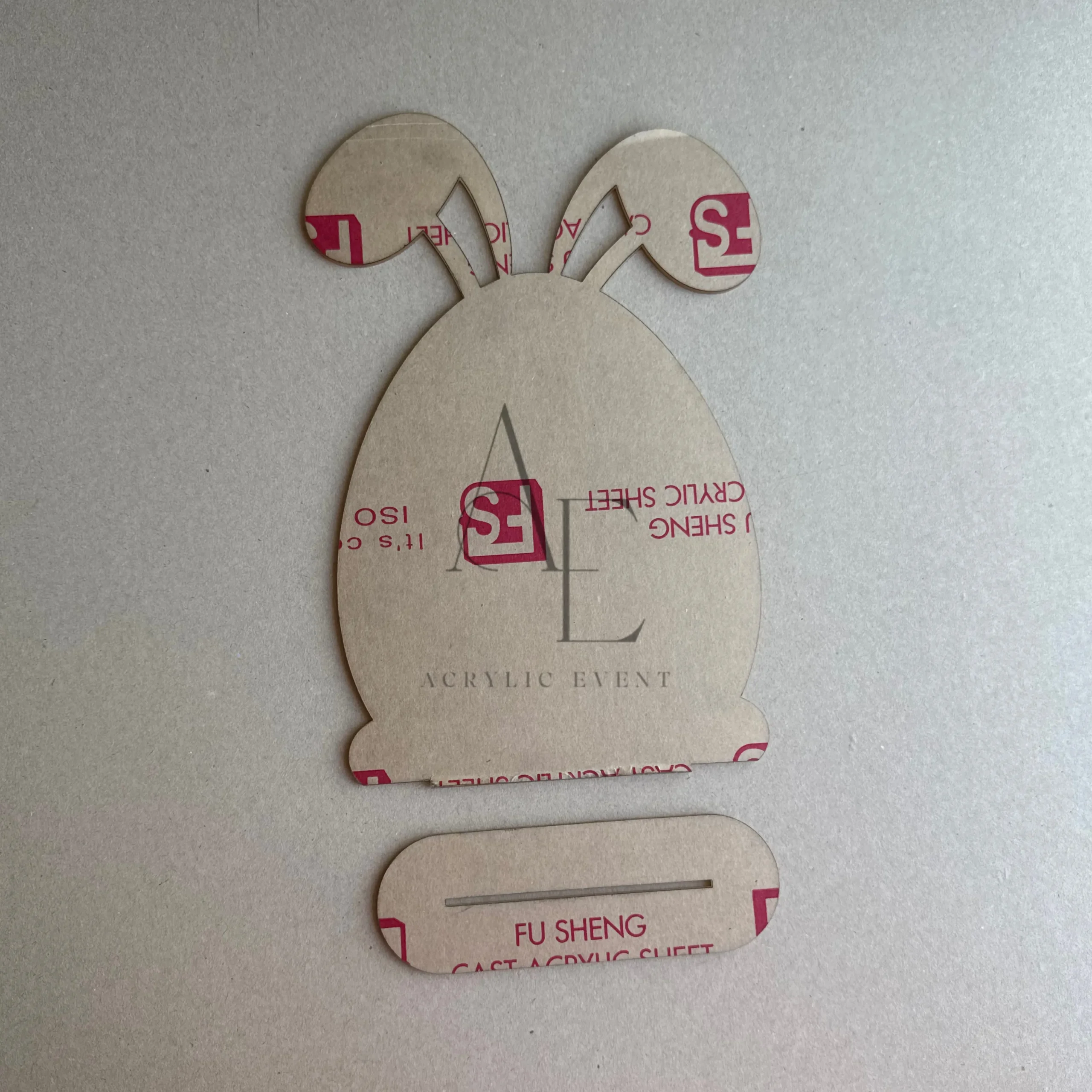 photo-output_5 5 Plaque Oeuf Lapin sur socle – Image 1